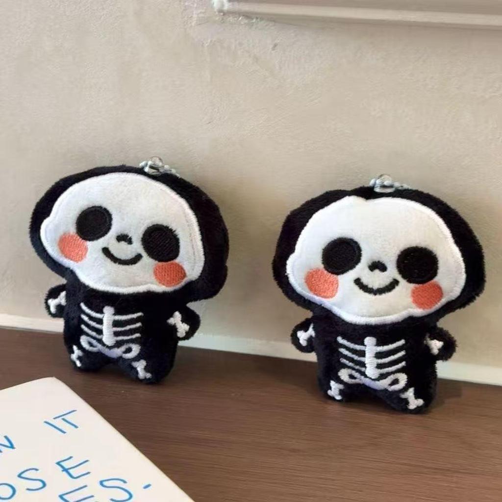 White Skull Plush Keychain - Dilireba Style Backpack Ornament
