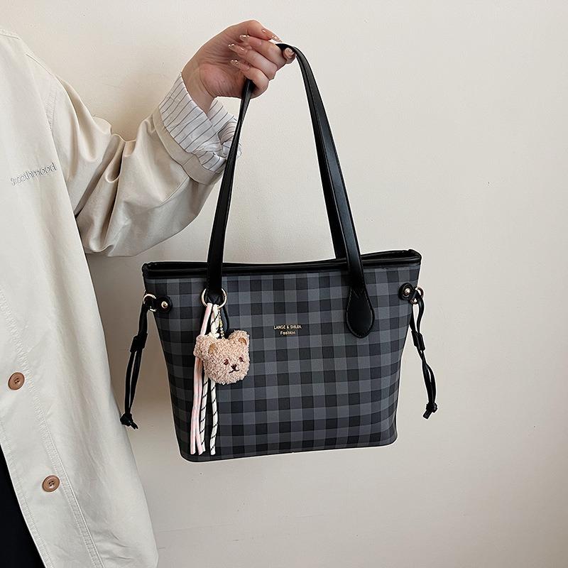 Fashion Commuter Large-capacity Bag Women's New Popular Plaid Shoulder Bag Going Out To Work Portable Tote Bag