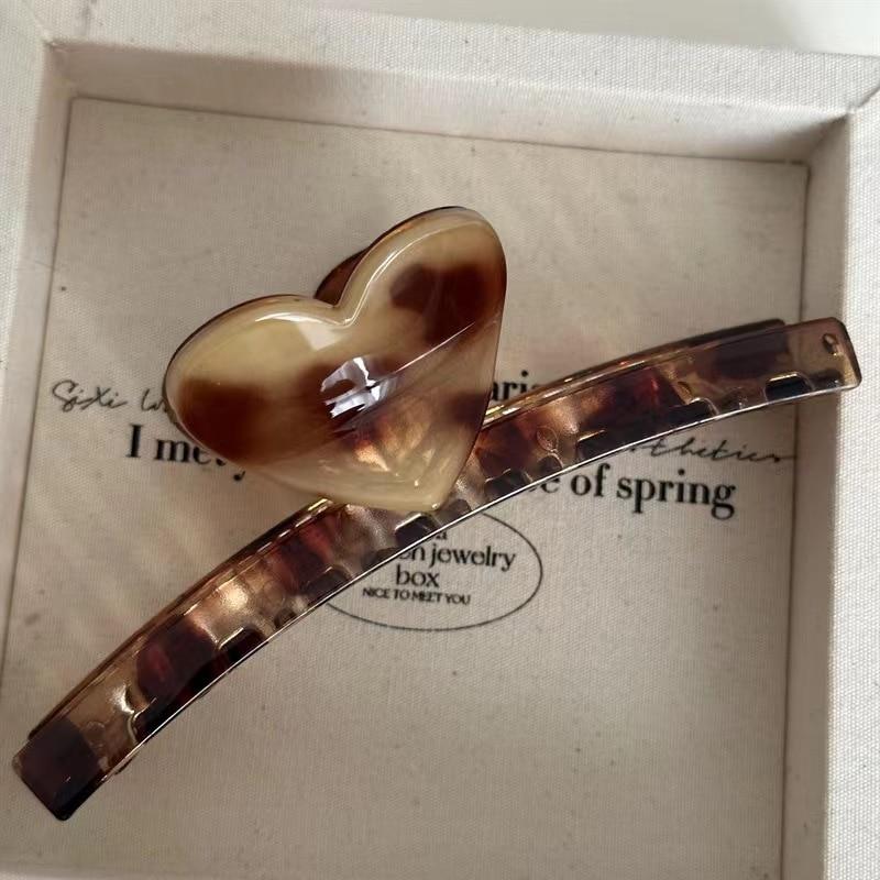 

Красивые заколки для волос с леопардовым принтом, большие пластиковые заколки для волос в форме сердца, всесезонные женские аксессуары для волос