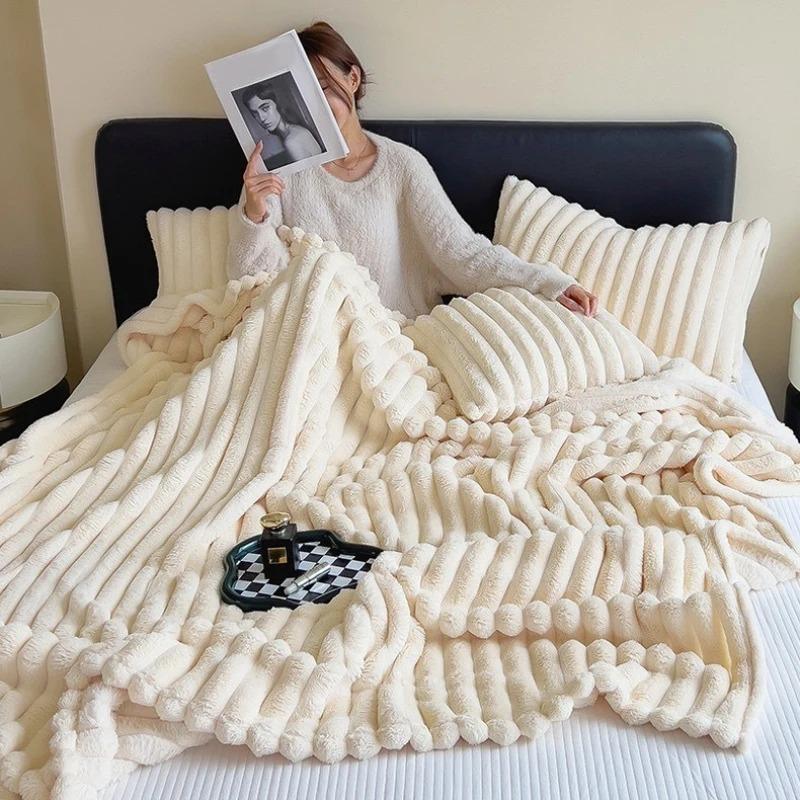 Flannel Blanket, Imitation Rabbit Fur Blanket, Soft And Warm Sofa Blanket, For Napping, Office, Outdoor Camping, For All Seasons