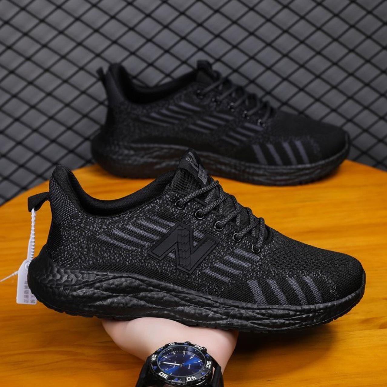 Spring and Autumn new fly-woven breathable sports casual shoes soft-soled running shoes 36