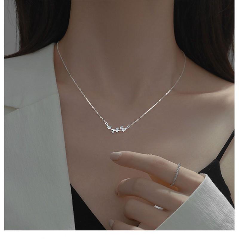 Womens Ginkgo Leaf Necklace Minimalist Elegant Clavicle Chain Luxury Fashion Jewelry