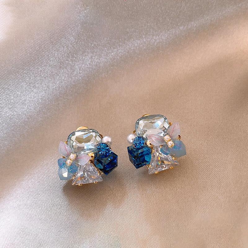 Cercei Stud Triunghi Diamant Acul de Argint - Design Retro de Lux Lejer