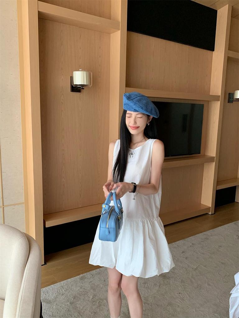 Women's Summer 2025 French White Sleeveless Camisole Dress with Flower Bud Puff Skirt
