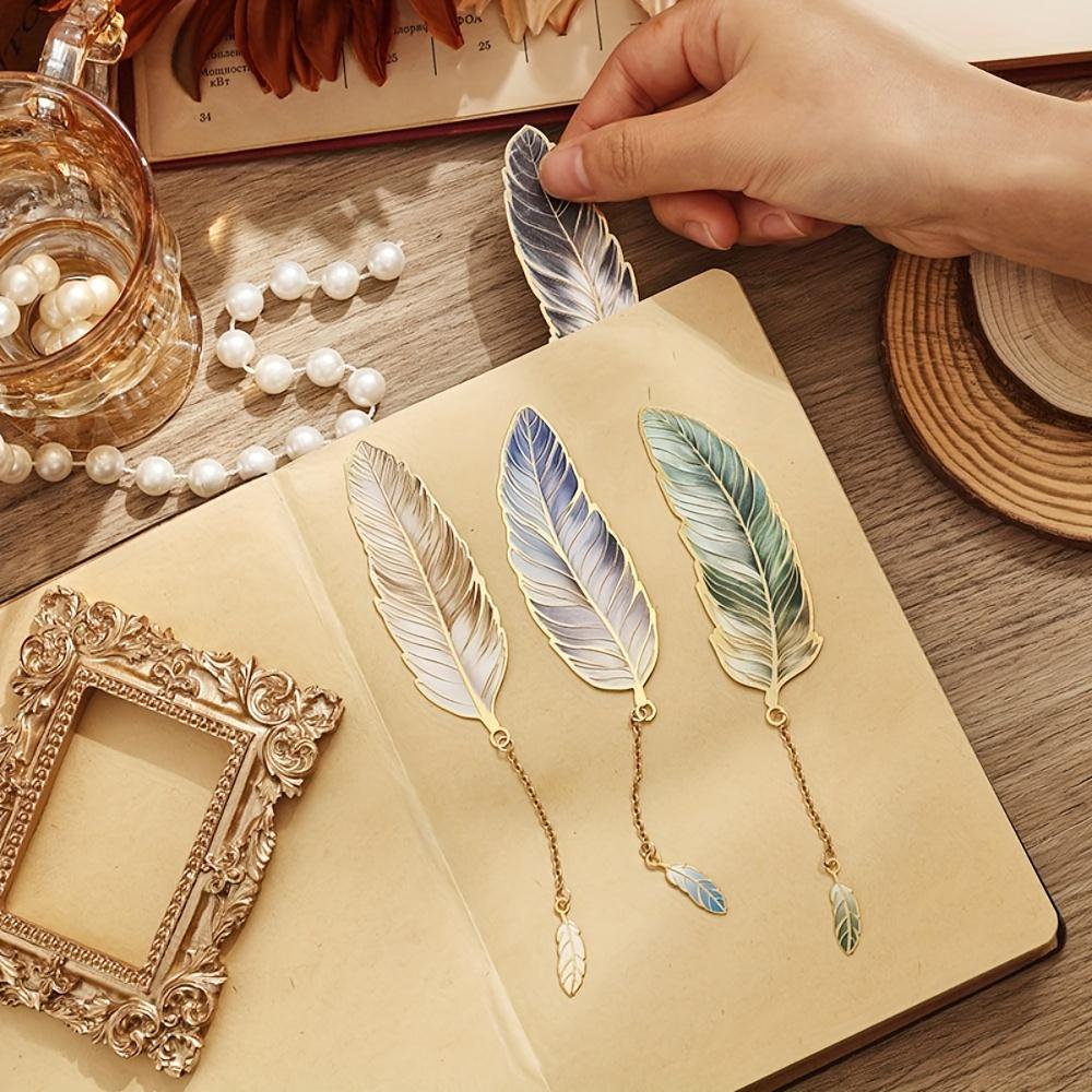 Vintage Feather Bronze Metal Bookmark with Chain Pendant - Perfect for Book Lovers and Writers