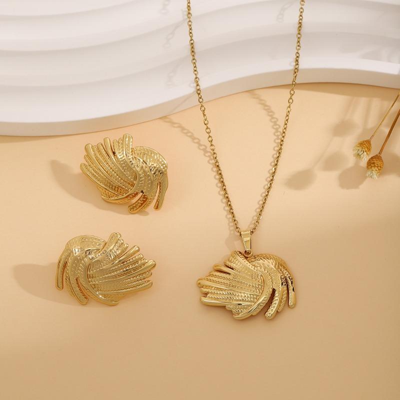 European and American Exquisite Irregular Luxury Creative Polygonal Geometric Leaf Texture Flower Love Earrings Necklace Set