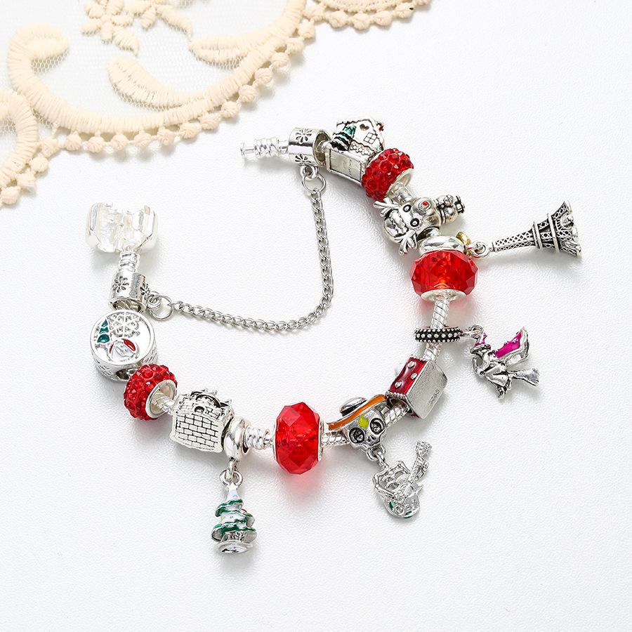 Bracelet Pendentif Flocon de Neige de Noël - Design Perlé Rouge avec Breloque Arbre