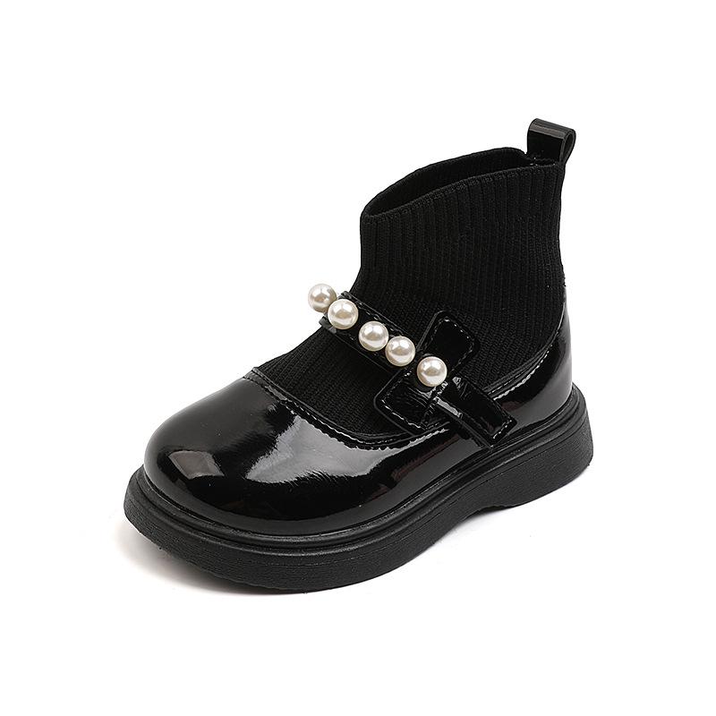 Girls' Winter Fashion Round Toe Patent Leather Shoes with Velvet Lining