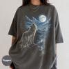 Vintage Heulender Wolf T-Shirt, Comfort Colors Mondlicht Wald Tee, Nacht Natur Tierwelt Grafik Unisex Shirt, Wolfsliebhaber Geschenk, Outdoor Oberteil