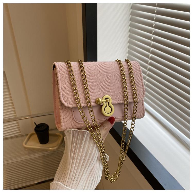 

This year s popular fashion Korean version chain small bag women s 2024 autumn and winter new versatile commuter messenger small square bag розовый