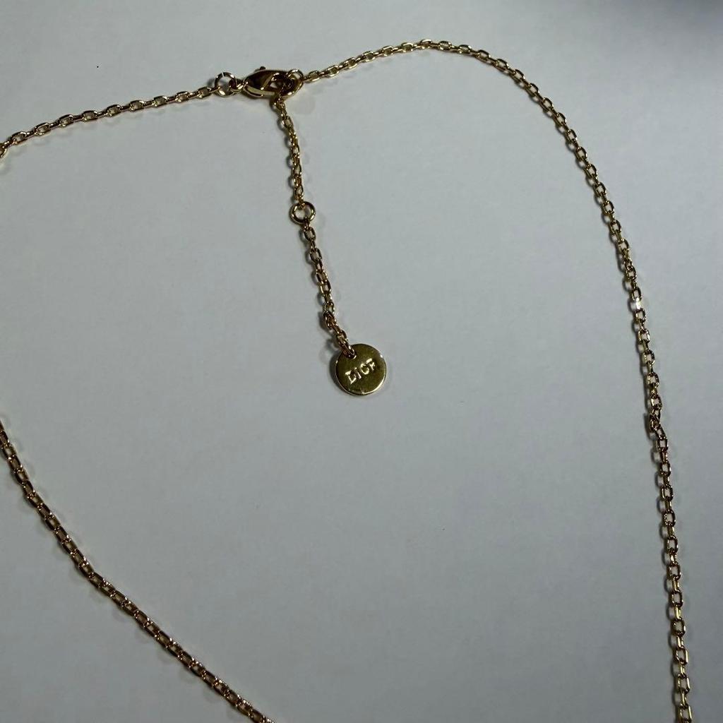 Used There is a translation stamp Necklace
