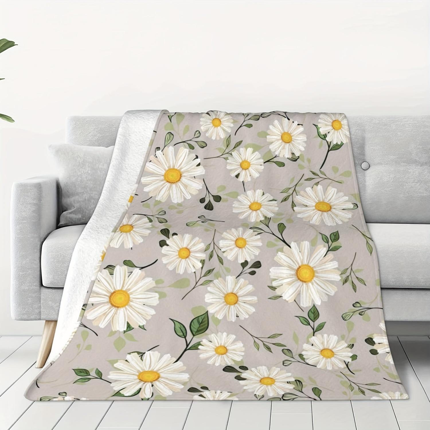

Soft & Lightweight Cozy Daisy Pattern Flannel Throw Blanket - Perfect for Couch, Bed, Office, and Travel - All-Season Gift Idea 70x100cm28x39in