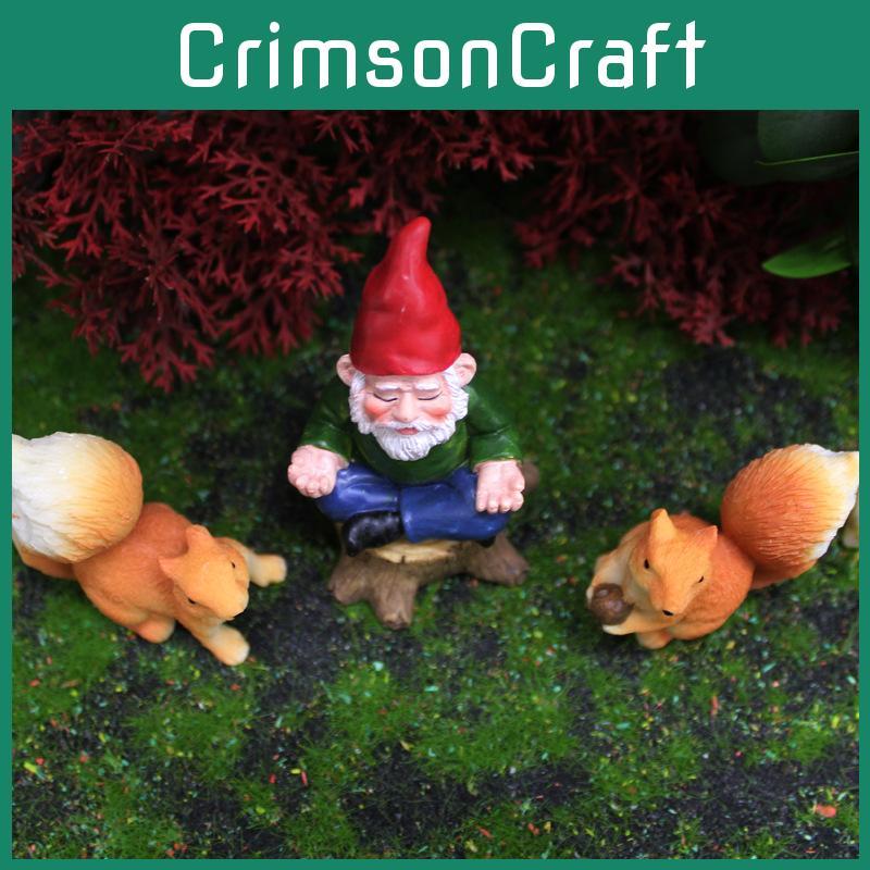 Micro Resin Scene Ornament Dwarf And Squirrel For Garden Decor Display Indoor
