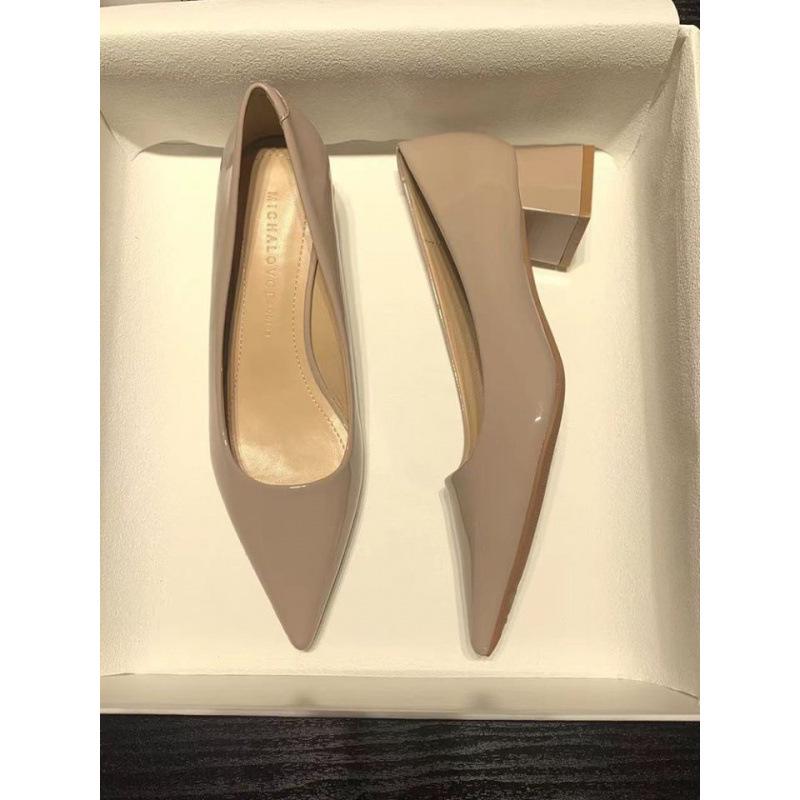 2025 Damen Schwarzes Lackleder Niedriger Absatz Spitzschuh Arbeitsschuhe - Vielseitiges & Schlichtes Design