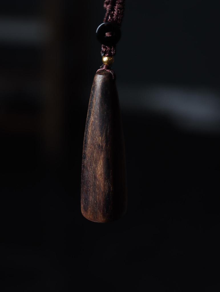 Dala Gan Agarwood Keychain Pendant – Natural Wood Handheld Wenwan Ornament.
