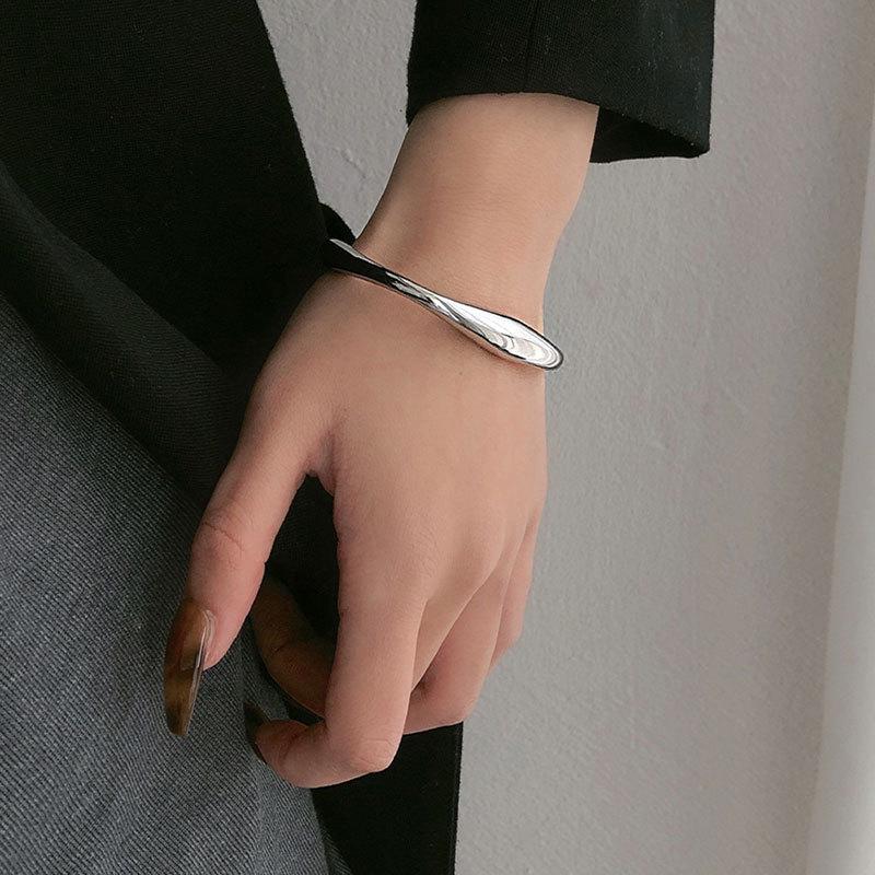 Trendy Geometric Water Drop Bracelet: Korean Retro Hip Hop Punk Style for Women