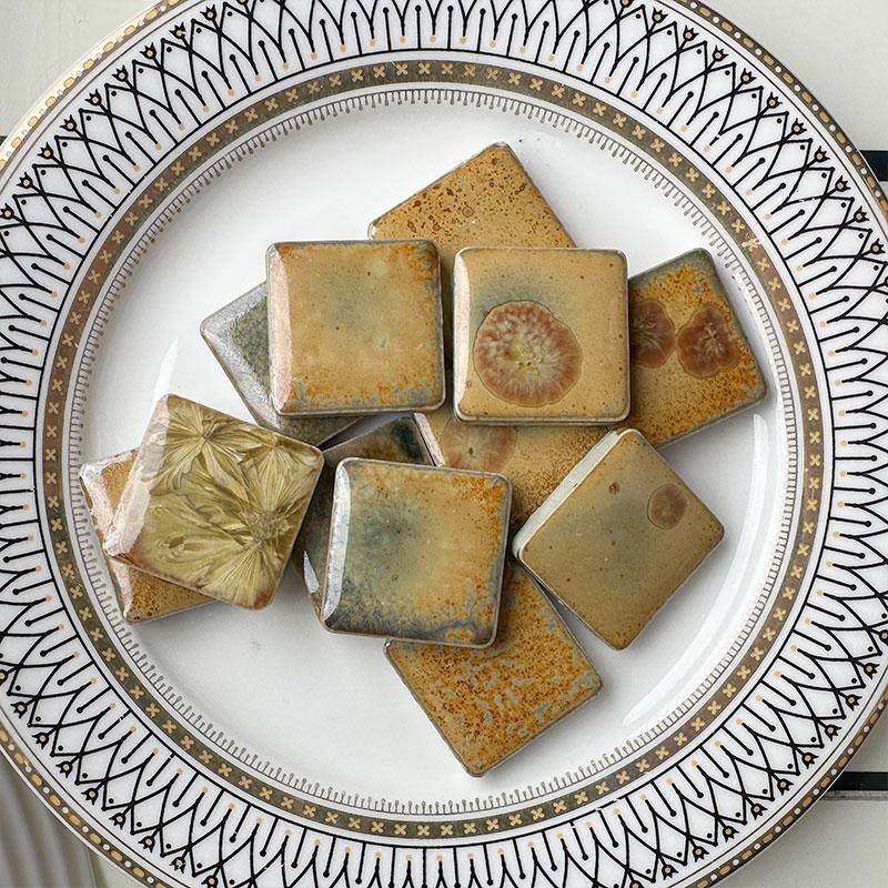 100g DIY Keramik Mosaikfliesen Glas Blatt Blütenblatt Form Handgemachte Ornamente Fliesen Wand Kunsthandwerk Kristall für Dekoratives Material 917