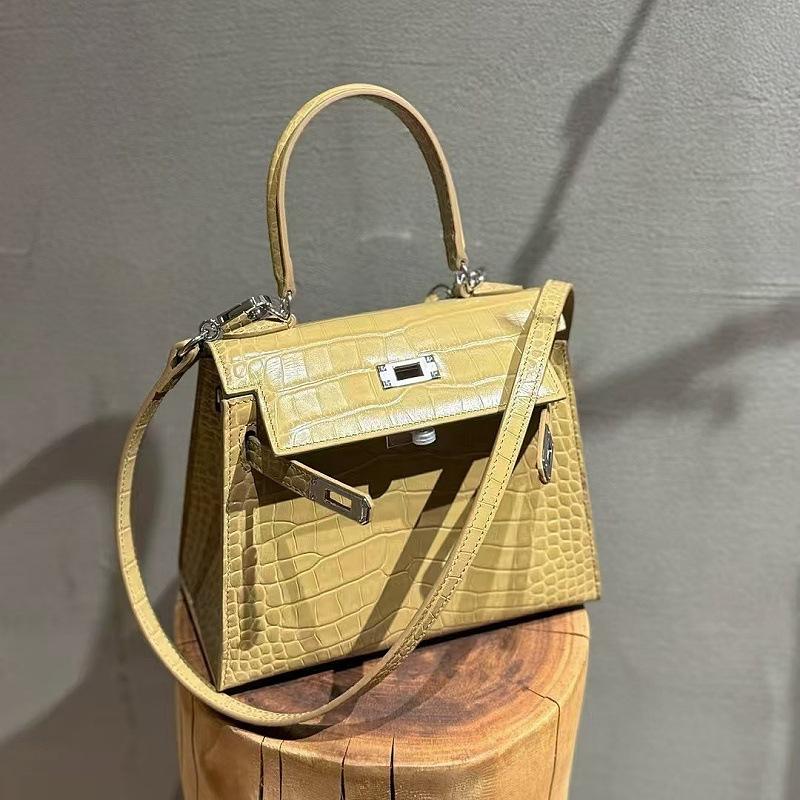 Leather Alligator Pattern Silver Buckle  Bag Women's 2025 New High-end Niche Handbag Versatile Exquisite Messenger Bag