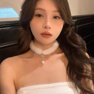 Herbst und Winter Nerz Plüsch Schneeflocke Perlen Halskette Damen Super Fee High-End Design Choker Halskette Flausch Halskette