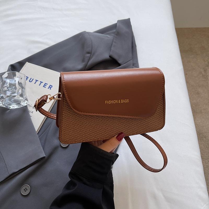 

Сумка-маленькая квадратная сумка премиум-текстуры, темпераментная, универсальная, модная, для通勤, женская сумка, новая однотонная сумка через плечо, под мышку, сумка-мессенджер