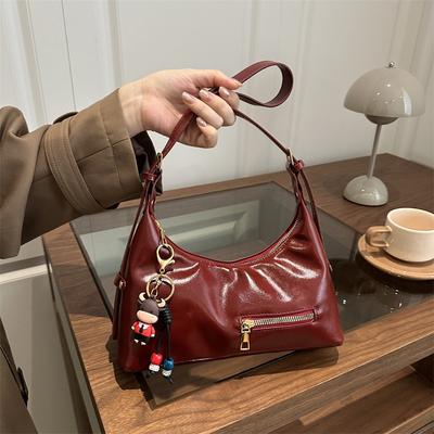 Die Retro-Ölleder-Tragetasche ist eine einfache und modische Freizeit-Umhängetasche und Einzel-Schultertasche für Pendler.