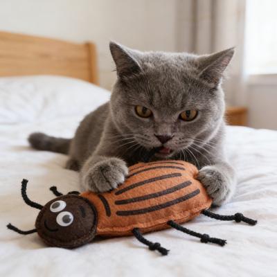 Plush Cockroach Cat Chew Toy Interactive Catnip Cat Self Play Toy Realistic Cockroach Shaped Felt Cat Toy for Indoor Cats Kittens