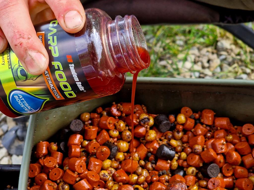 Carp food pva attract booster karpiowy 300ml ananasowy sok