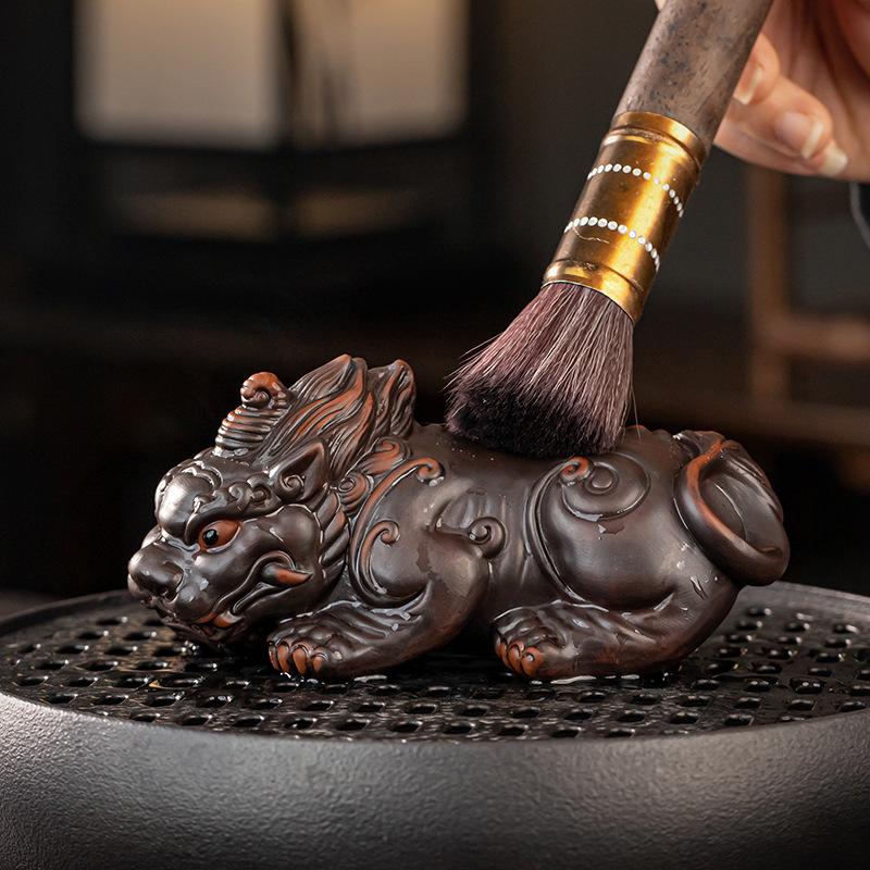 Purple Clay Pi Yao Tea Pet Pair Handcrafted Wealth Symbol Mythical Creature Tea Tray Ornament for Gongfu Tea Home Office Decor