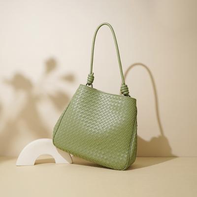 Neue Tasche Damen Frühling und Sommer gewebtes Rindsleder Schulter Messenger Bag Damen 2025 vielseitige große Tasche Mode Knoten Tragetasche