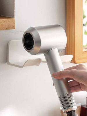 Koupelna a záchod – Police a držáky do koupelny