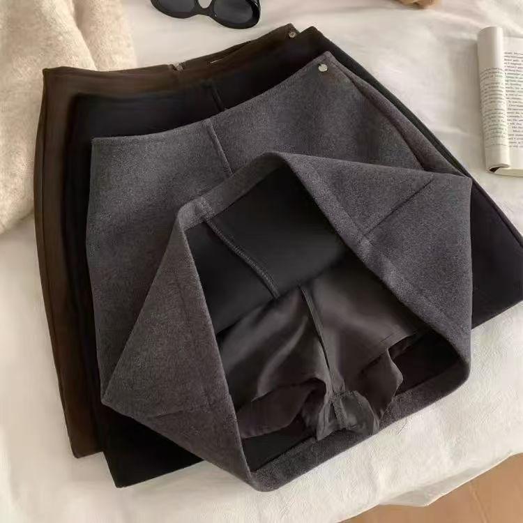 Korean Retro Wool Blend High Waist A-Line Skirt - Anti-Exposure, Hip-Hugging, Slim Fit for Autumn/Winter.