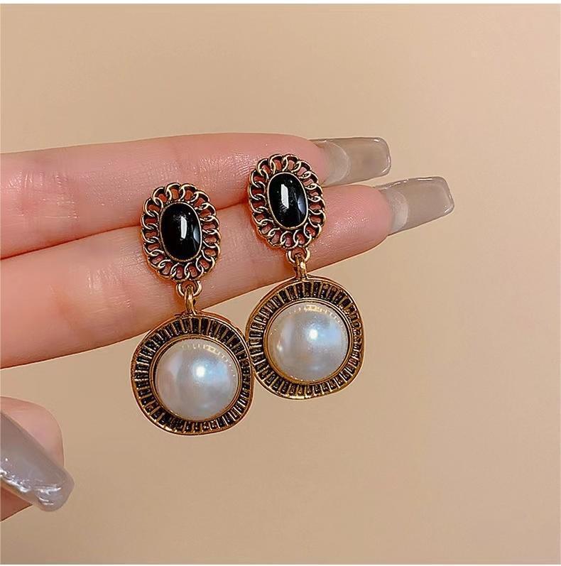 

Exquisite French Retro Pearl Tassel Dangle Earrings: High-End, Versatile & Fashionable Ear Jewelry for Women