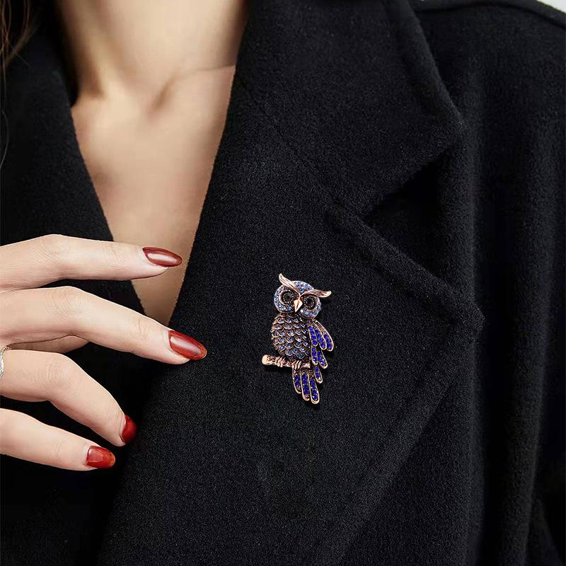 Vintage Classic Metal Rhinestone Owl Brooches For Women Luxury Design Temperament High Grade Animal Brooch Pins Jewelry Gifts