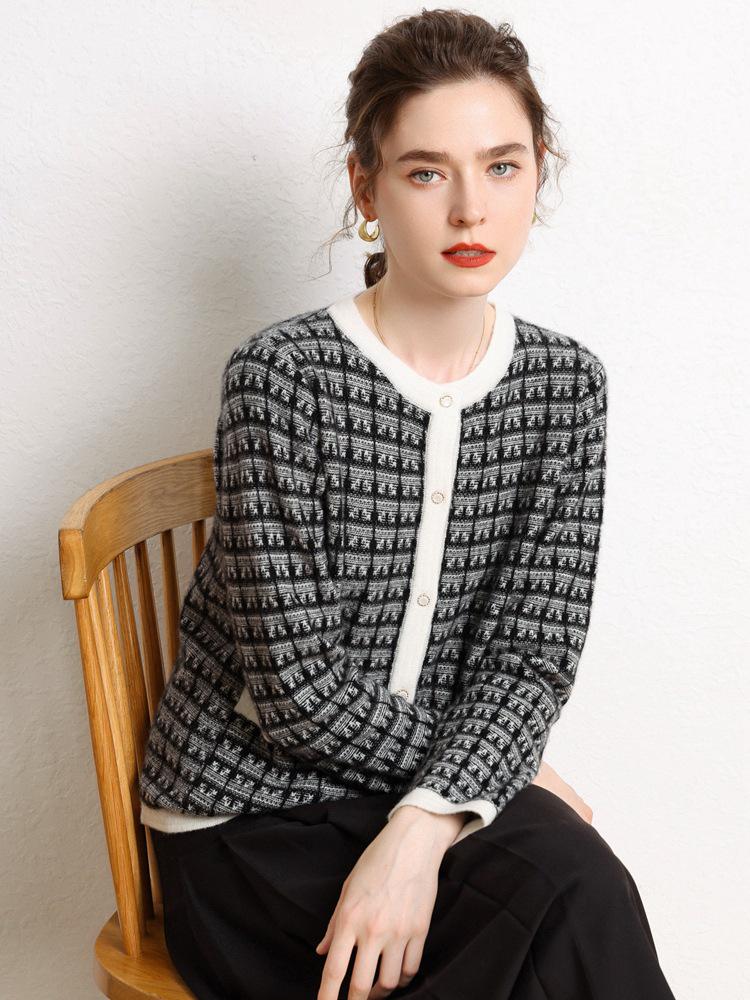 Women's Color Block Cashmere Cardigan – Autumn/Winter, Round Neck, Long Sleeve, Loose Fit with Pockets.