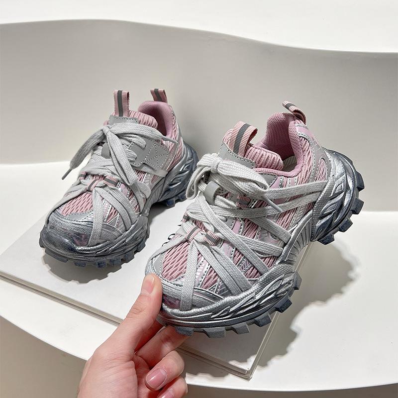 

Детская спортивная обувь 2025 осень новые одноклассники грязная обувь обувь для мальчиков сетчатая повседневная дышащая обувь для девочек обувь для папы 23-25 yards, 3 pairs in one hand