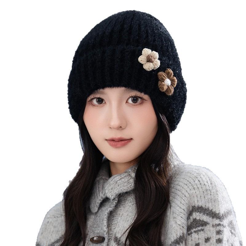 Autumn and Winter Wool Hat Women's Versatile Warm Wool Knitted Hat Cute Flower Ear Protection Pullover Hat