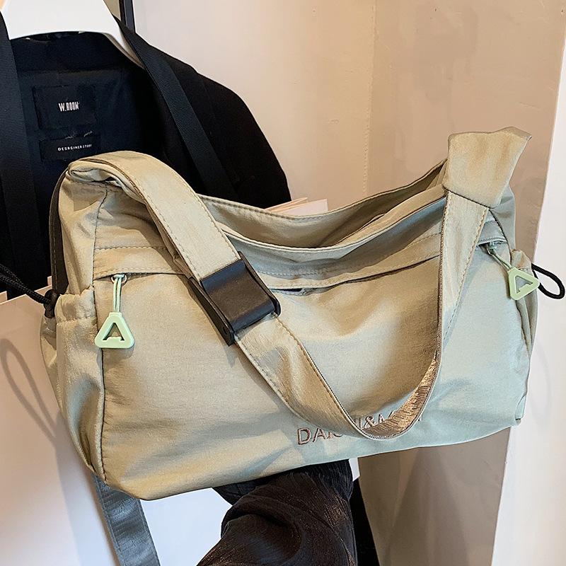 

Сумка из ткани Оксфорд, женская, большой емкости, 2024, новая сумка через плечо, универсальная, простая, чувственная сумка-тоут для поездок на работу зелёный