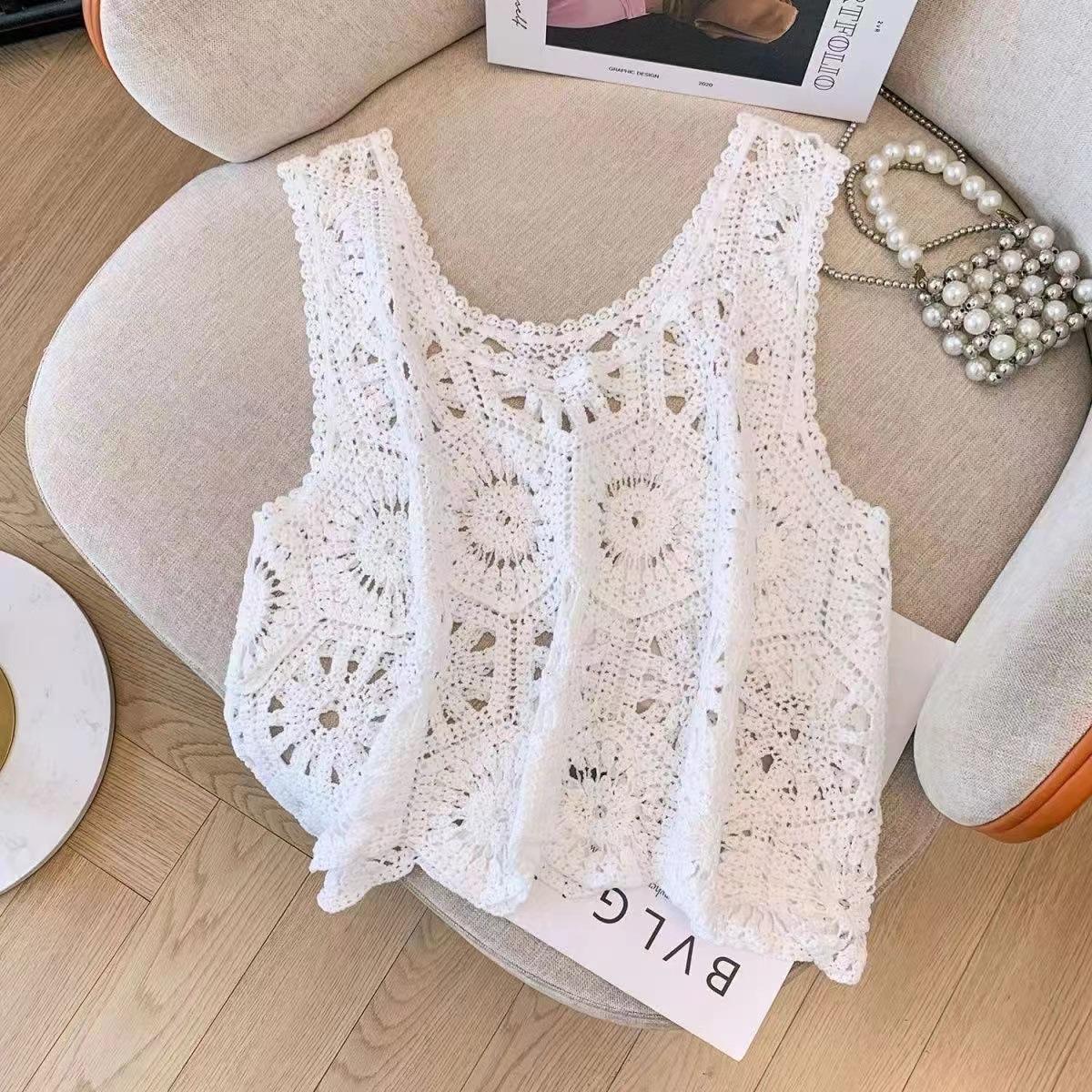 

Hollow crochet design sense sling vest U-neck women s summer outside loose and thin short niche top One size fits all білий