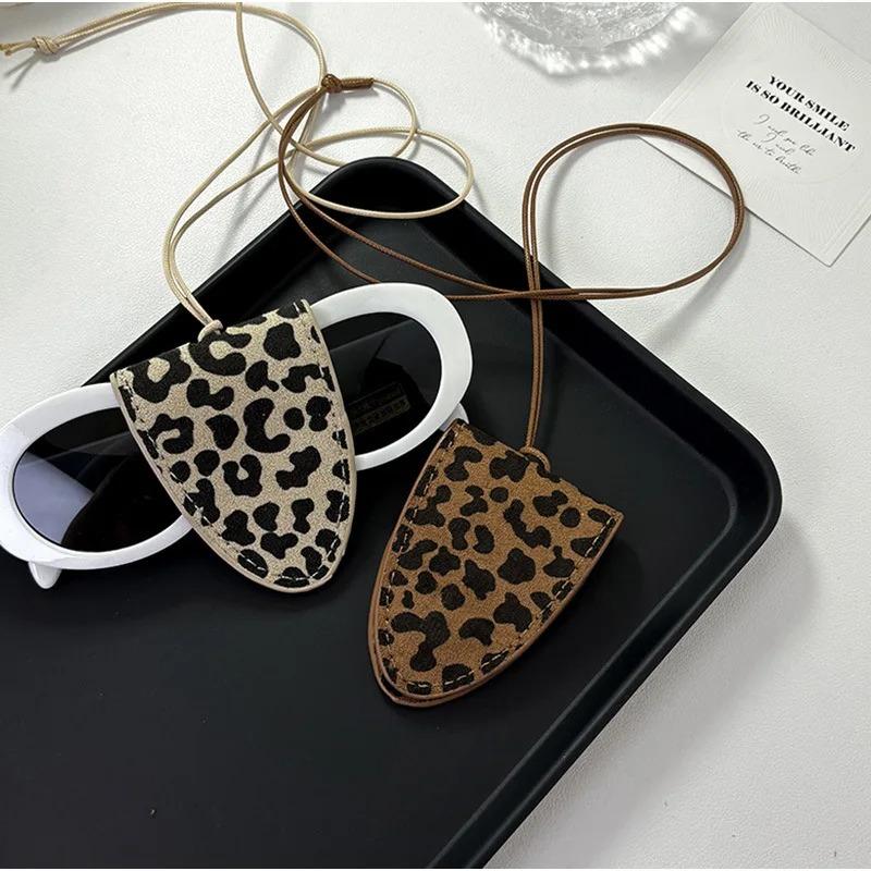 Vintage Style Leopard Print Leather Neck Hanging Sun Glasses Clip On Eyeglasses Chain Storage Necklace Women's Hanging Rope Sweater Chain