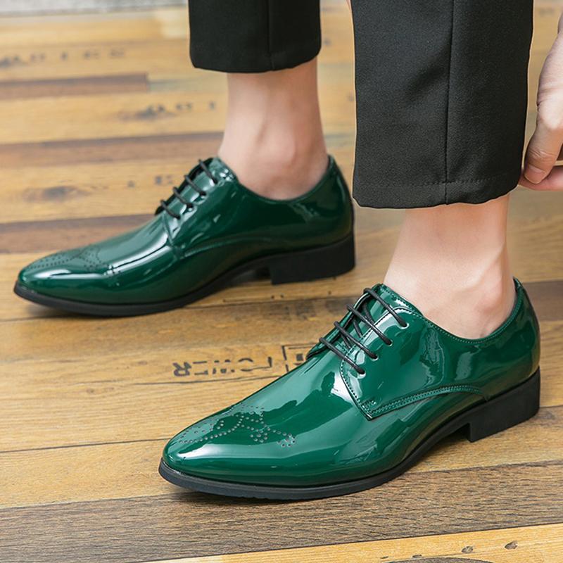 New Men's Pointed Toe Brogues Leather Trend Green Black Shoes Italian Gentleman Wedding Dress Formal Party Business Footwear