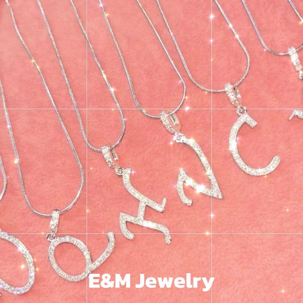 Königliches Hof-Halsband inspiriert von Mean Girls - Set mit Anhängern: Kreuz, Krone & römische Ziffern, vollständig besetzt mit Zirkonia - Luxuriöser, vergoldeter Kupfer-Choker für Damen