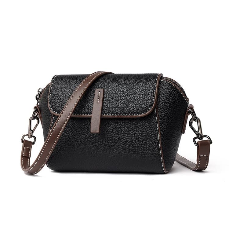 

The new lightweight and simple women s messenger bag when going out 24*10*17cm