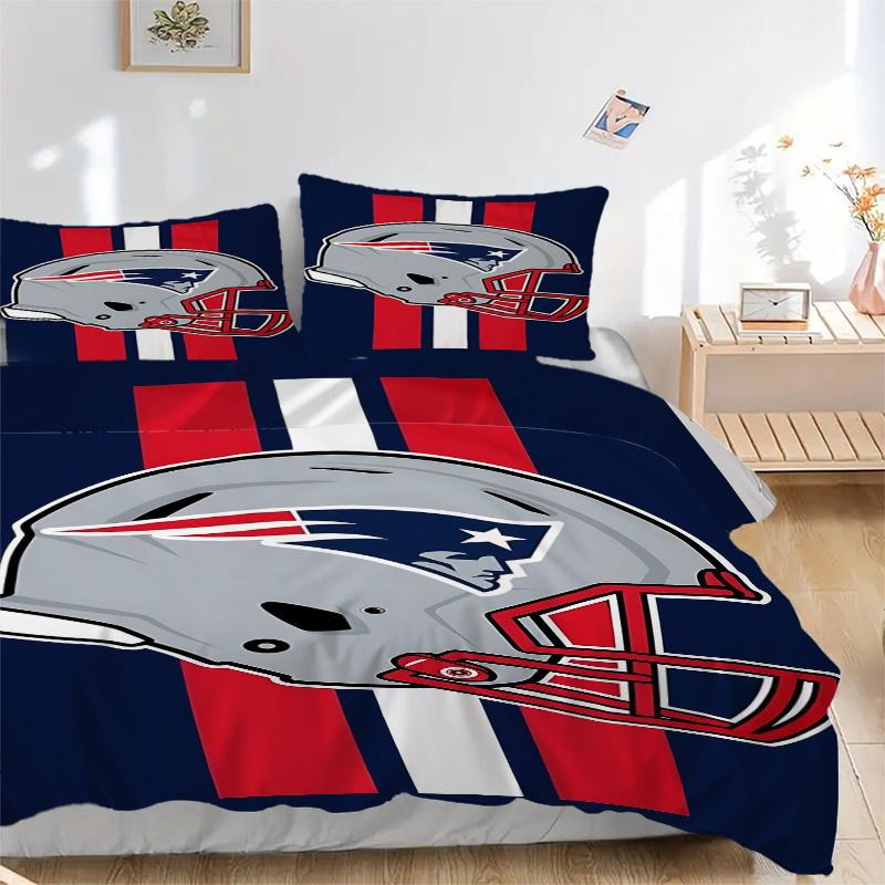 

3 шт. Футбольный шлем New England Patriots с красно-белыми полосами, домашний комплект постельного белья - Универсальный трехсекционный комплект для спальни, гостевой комнаты, гостиной 135x200cm
