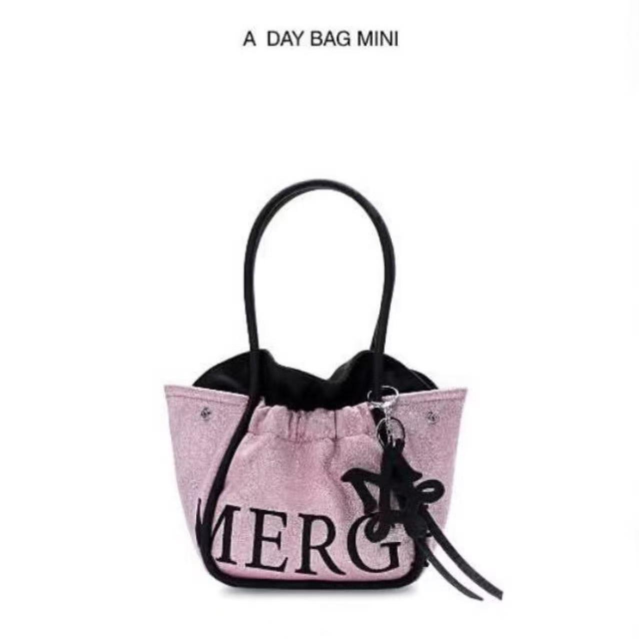 Женская мини-сумка MERGE 2025: Новая Сумка и Наплечная Сумка Кроссбоди - Простой, Модный Дизайн 28x14x18 розовый