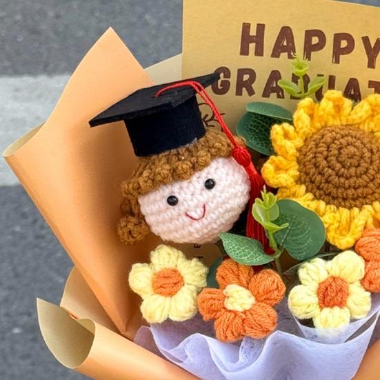 Buchet de Flori Croșetate pentru Absolvire Flori Croșetate Handmade Buchet de Floarea Soarelui cu Păpușă Drăguță Cadou de Absolvire pentru Băieți Fete