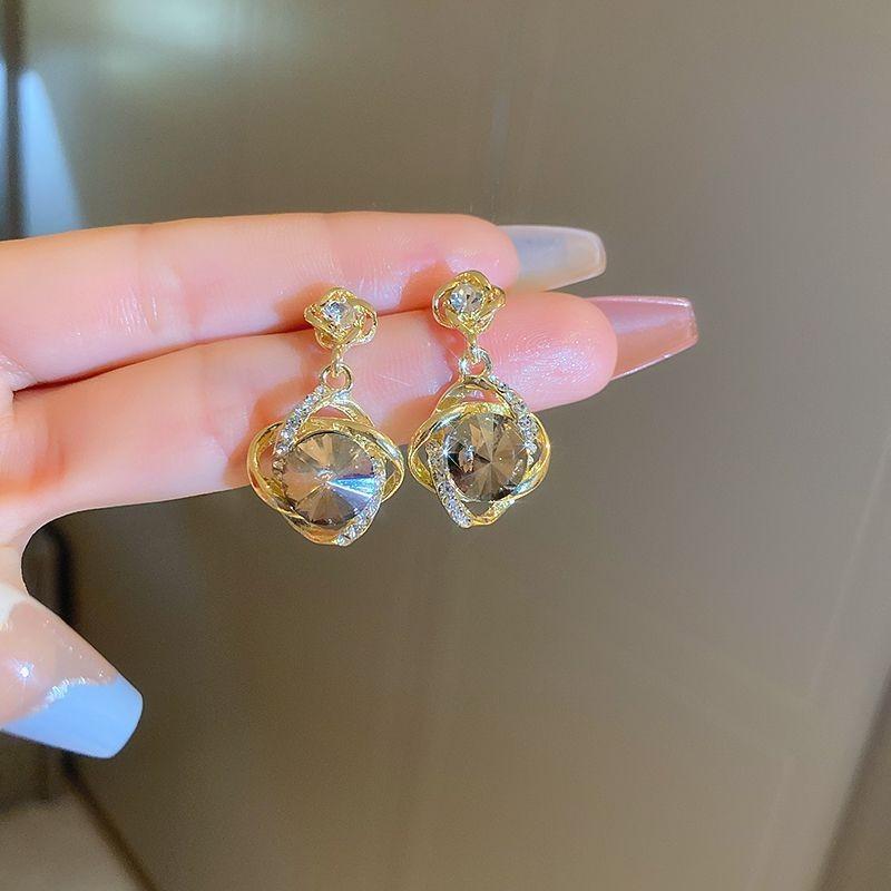 Zinc Alloy Zinc Alloy Needle Korean Fashion Crystal Earrings For Women Zircon 2025 Trending Luxury Women's Gold Color Flower Drop Earrings