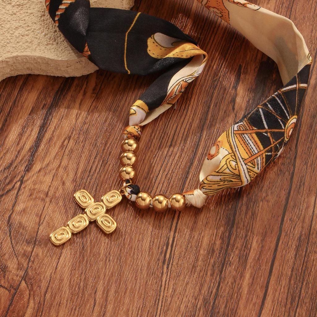 Retro Silk Scarf Print Necklace with Metal Beads and French Knot Clavicle Chain