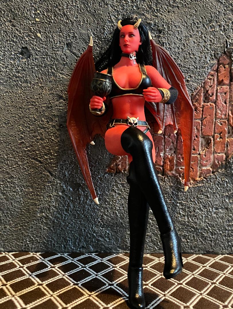 

[USED] Demon female figure, working, rare red body, 1/12 red demon