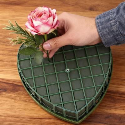 Moderne herzförmige Nasssteckschaum mit Saugnapf DIY Blumensteckschaum Blumensteckschaum-Käfigschale für Hochzeitsmittelstück