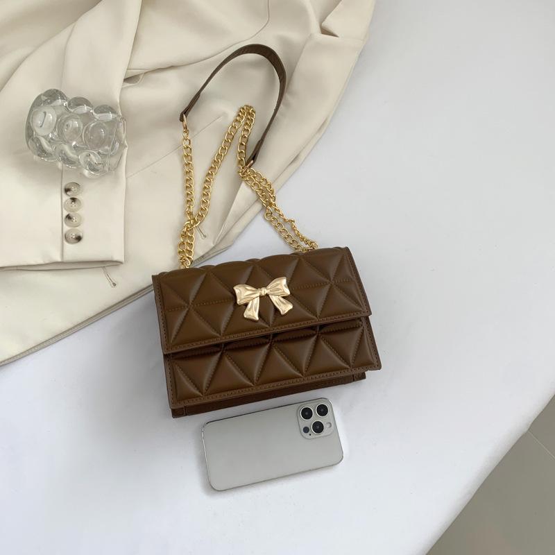 

Chain underarm bag women s 2025 summer new foreign style rhombus embroidery thread shoulder messenger bag small square bag women s bag коричневый